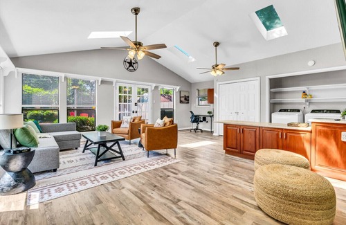 Irving House | Updated, Game Room, Mins to DFW & DAL | TMC