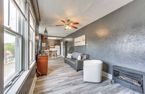 Natrona House | Updated New Kensington Home w/Deck: 22 Mi to PGH!