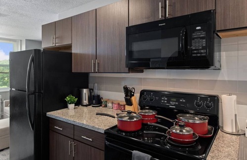 Corryville Apartment | Upscale 2 Bed Suite — Mins to Downtown Cincinnati!