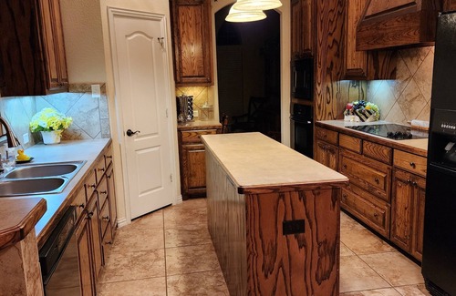 Haslet House | Upscale 3093 sq. ft. house in N Fort Worth close to expressways in DFW metroplex