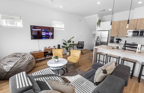OST - South Union House | Upscale 3BR Crib Sleeps 12 Garage Gym Access