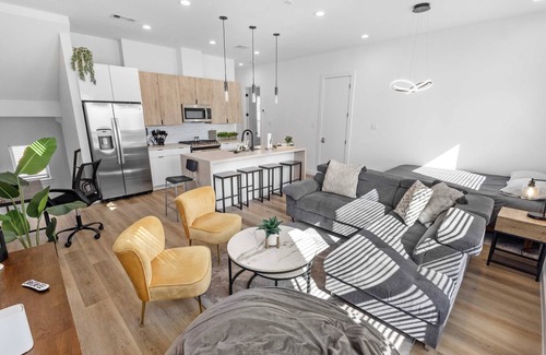 OST - South Union House | Upscale 3BR Crib Sleeps 12 Garage Gym Access