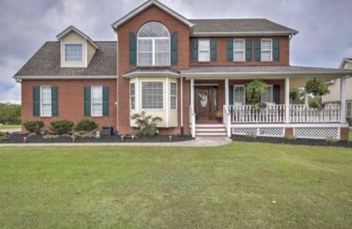 Bluff City House | Upscale 4 BR home in Northeast TN