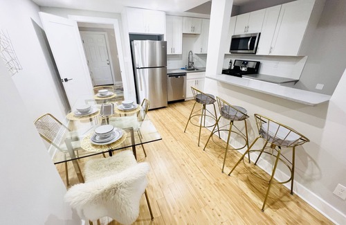 Kingman Park House | Upscale Central 4BDR Home @ Popular H Street Corridor+ Parking Free Cancellation