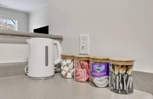Southwest Raleigh Apartment | Upscale King 1BR Suite to Downtown Raleigh!