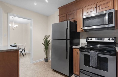 Crabtree Apartment | Upscale King 3 Bed Suite—Mins to Downtown Raleigh!