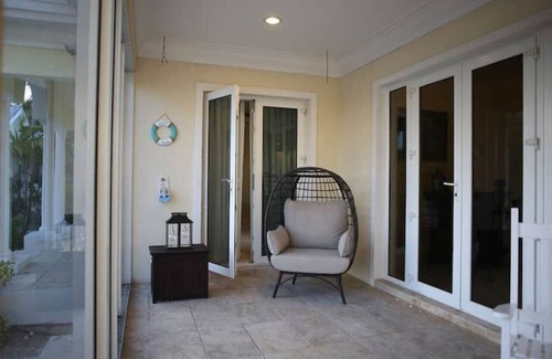 Williams Town Villa | Upscale private house.