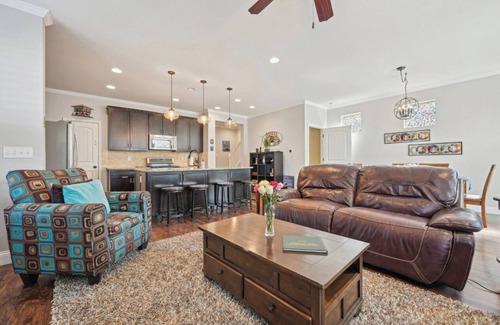 Northfield House | Upscale, Spacious Farmhouse in Central Denver