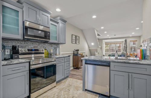 Olney-Oak Lane House | Uptown Gem! A Family Home Free Early Check-in!