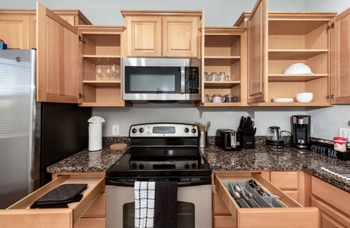 Tempe Apartment | Urban 2BR-Pool,Parkng,NearASU,Mill Ave&Cmelbck Mtn
