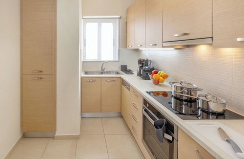 Kallithea Apartment | Urban Oasis with Acropolis Views by GHH