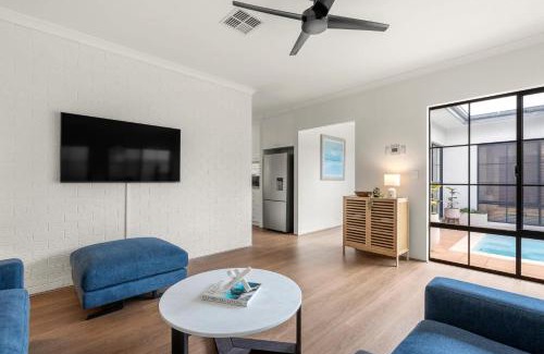 Canning Vale House | Urban Retreat Canning Villa