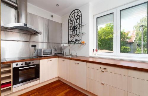 Wawer Villa | Urban Spa House Jacuzzi, Sauna, Taras & Grill ! No Parties