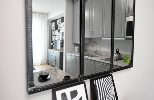 Borgo San Leonardo House | Urban Zebra Modern Studio in Donizetti Residence