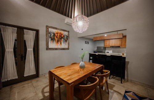 Sunset Road Villa | UrbanVilla