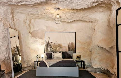 Moab House | Beautiful Cave by the Colorado River with Stunning Canyon Views for a Unique Adventure in Moab, Utah