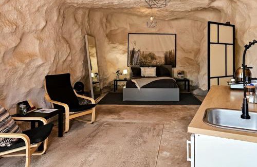 Moab House | Beautiful Cave by the Colorado River with Stunning Canyon Views for a Unique Adventure in Moab, Utah