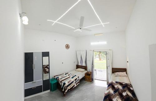 Udumbanchola Apartment | Uthuppan's first floor 2brm