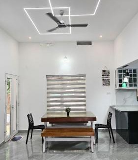Udumbanchola Apartment | Uthuppan's first floor 2brm