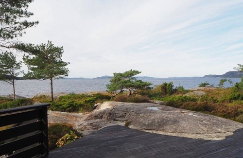 Strand Municipality Cabin | Utsiktshytte ved Sjøen nær Preikestolen