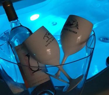 Fontareches Bed & Breakfast | UZES CÔTÉ VILLAGE - Chambre d'hôtes