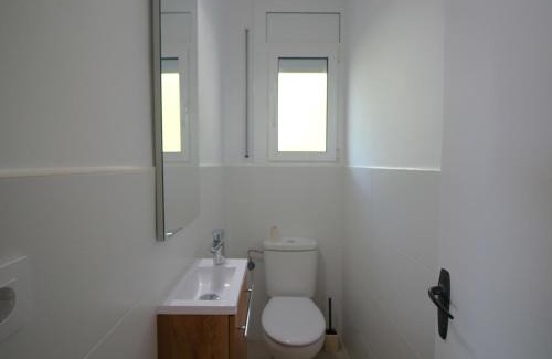 Llanca House | V. FANÉ ESQ - Casa con jardín y vista mar en Llançà acabada de reformar - ES-228-10