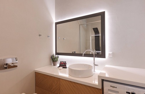 Old Town Rethymnon House | V77 Seafront Leto Suite with roof top hot tub.