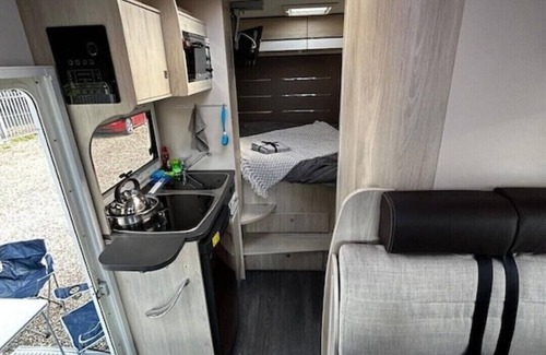 Heaton House | Vaaroom London Explorers' Pod