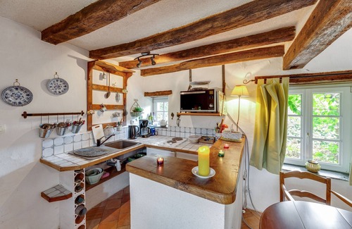 Saint-Laurent-des-Mortiers House | Vacation home with garden in Loire