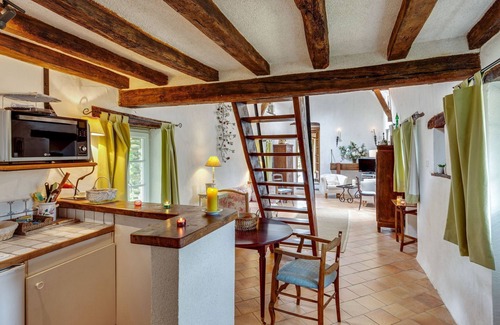 Saint-Laurent-des-Mortiers House | Vacation home with garden in Loire