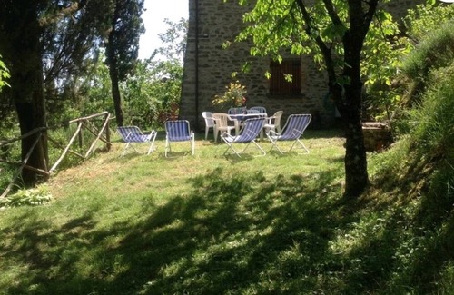Castel Focognano Apartment | Vacation among the Vineyards - Apartment La Lavanda