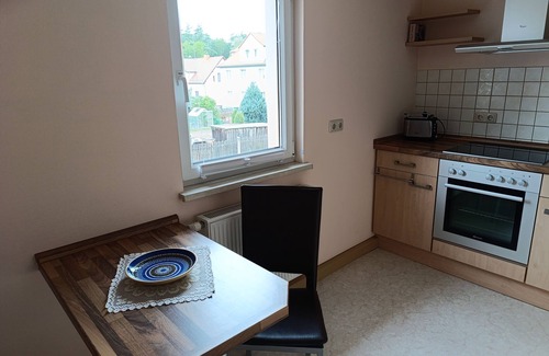 Bad Klosterlausnitz Apartment | Vacation apartment Zirbelkiefer with feel-good ambience near the spa park and clinics