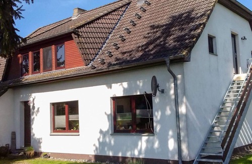 Ahrenshagen-Daskow Apartment | Vacation apartment 2 - Holiday apartments on the edge of the forest