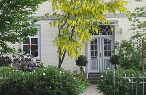 Bad Schwartau Apartment | Vacation apartment 1 - Old schoolhouse