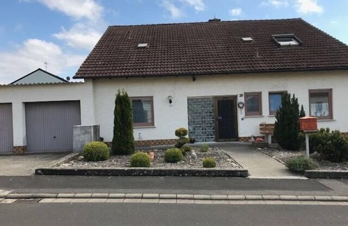 Thuengersheim Apartment | Vacation apartment (80sqm) in a quiet location