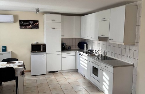 Zulpich Apartment | Vacation apartment Radermacher - 4-bed vacation apartment Radermacher, shower/WC