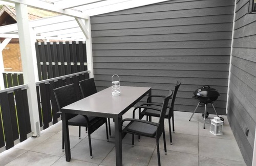Zetel Apartment | Vacation apartment "Tammo" by the lake on the North Sea