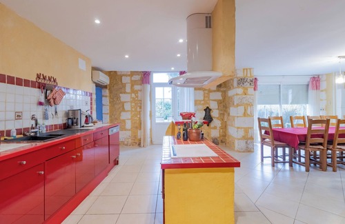 Saint-Pierre-de-Cole House | Vacation Home "Maison Sébastien" with Private Pool, Private Terrace & Wi-Fi