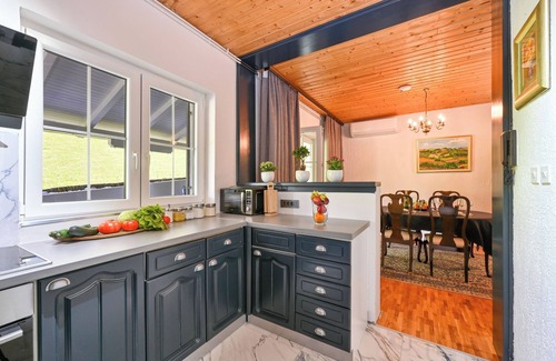 Krapinske Toplice House | Vacation Home Jakop Hof With Hot Tub, Krapinske Toplice, Croatia