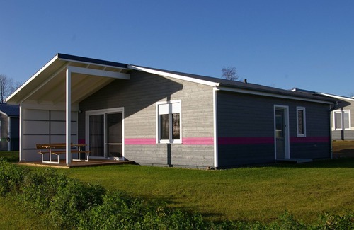 Klein Wittensee House | Vacation home (77m²) with lake view for 4 people with pet
