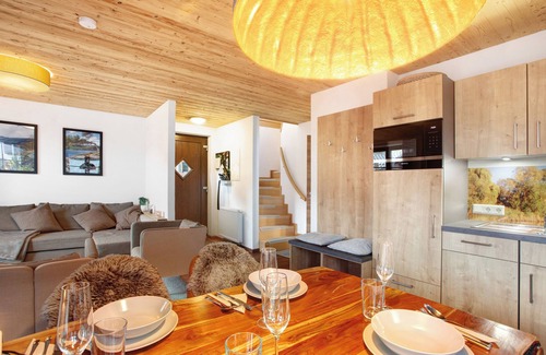 Heringhausen House | Vacation Home "Bergchalet 20" with Lake View, Private Terrace & Wi-Fi