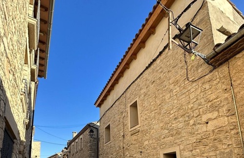 Llorac House | Vacation Home "Cal Bertran" with Private Pool, Shared Terrace & Wi-Fi