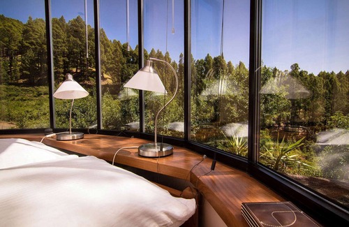 Garafia House | Vacation home El Sitio with pool - secluded location above the clouds, sea view, sauna, fireplace