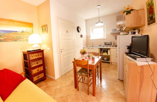 Capannori House | Vacation Home in Capannori with 1 bedrooms sleeps 2
