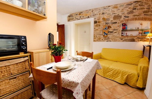Capannori House | Vacation Home in Capannori with 1 bedrooms sleeps 2