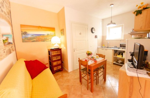 Capannori House | Vacation Home in Capannori with 1 bedrooms sleeps 2