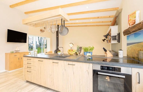Krummin House | Vacation home in Krummin with sauna and hot tub