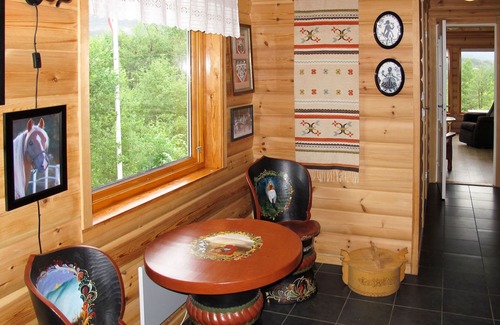 Eikelandsosen House | Vacation home Julie by Interhome