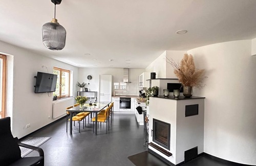 Thiergarten House | Vacation home KIWE5 - Holiday home with terrace and garden