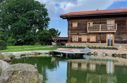 Drachselsried House | Vacation home rehberg14 - historic farm with pond & sauna